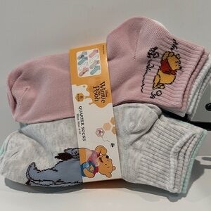 NWT Winnie the Pooh (8) pairs Quarter Socks. Fits shoe size 4 - 10